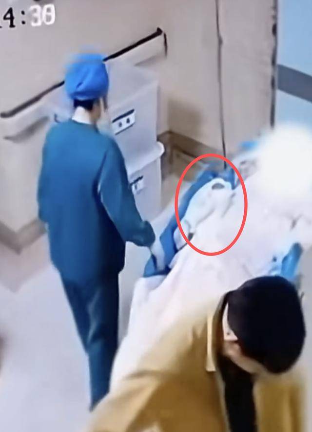 hga050怎么注册
_福建宁德一新生儿转送至病房途中坠落骨折hga050怎么注册
,疑因推车护栏未锁紧,医院:成立工作组处理