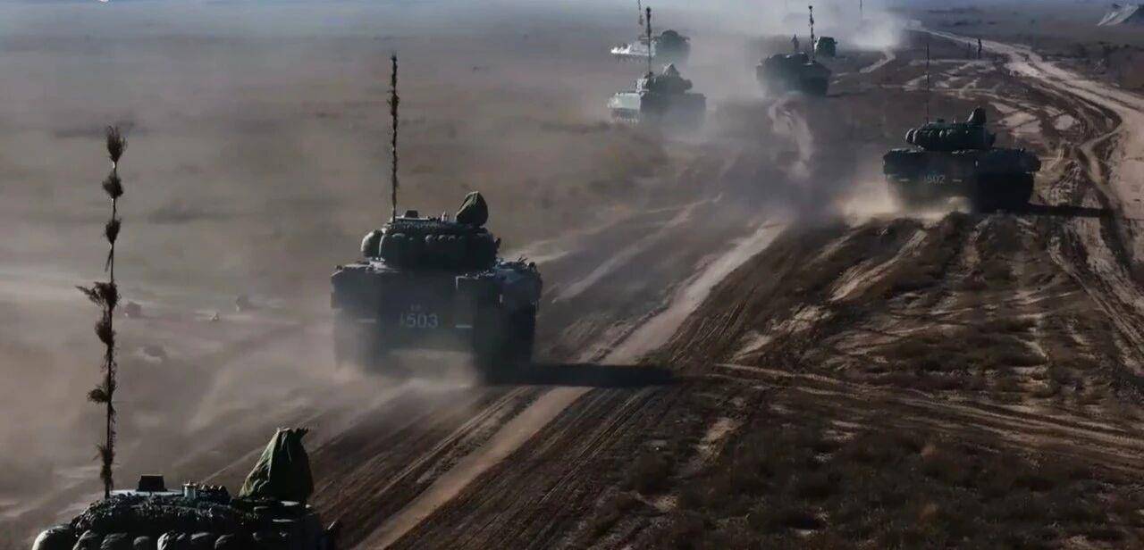 首尔叁星迅雷 vs 安阳正官庄 RB
_大场面！机器狗、无人机开路首尔叁星迅雷 vs 安阳正官庄 RB
，实兵对抗演练画面公布