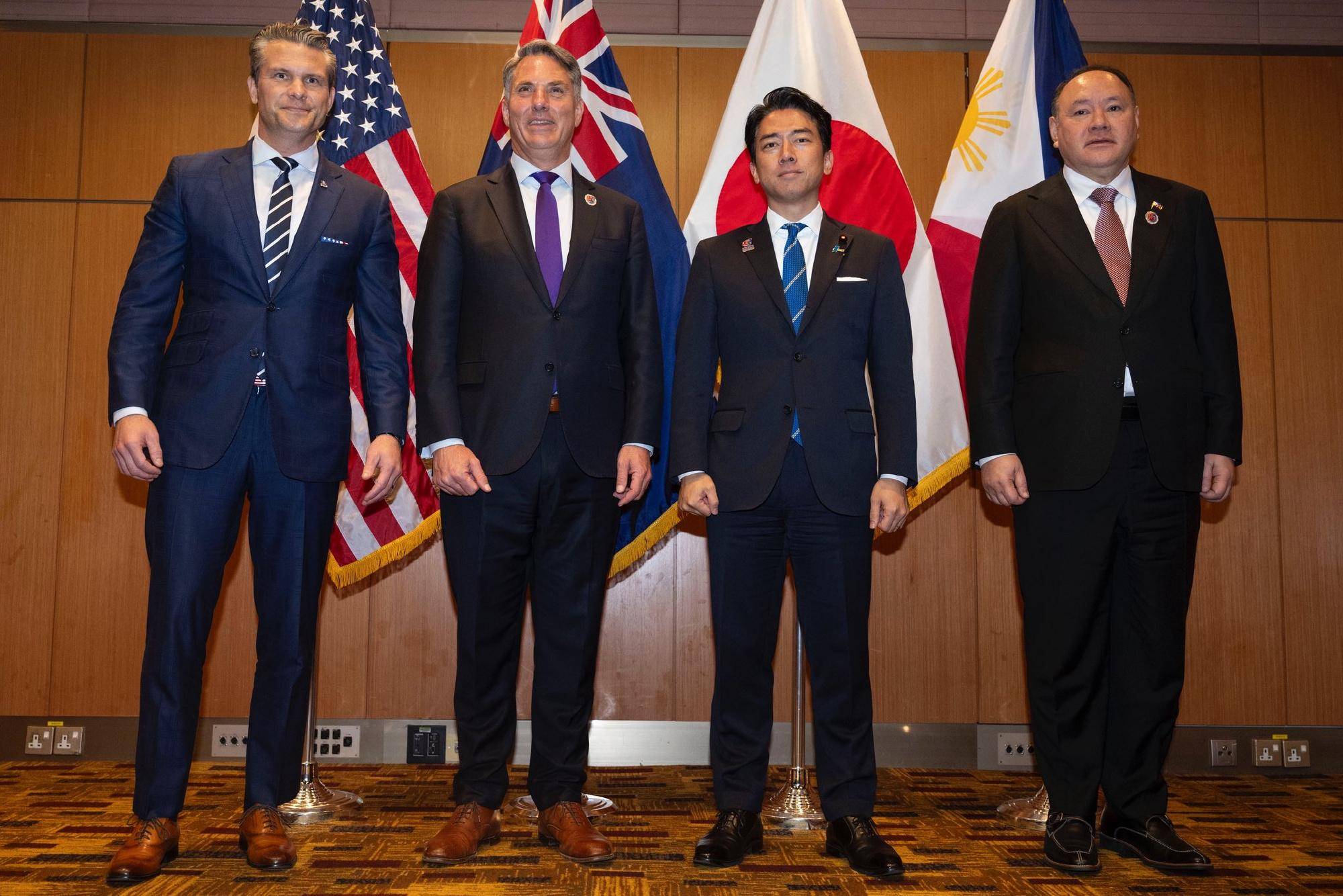 皇冠信用网怎么注册
_美军再度遭遇耻辱时刻:中国海军6艘战舰包围皇冠信用网怎么注册
,815舰插入南海演习