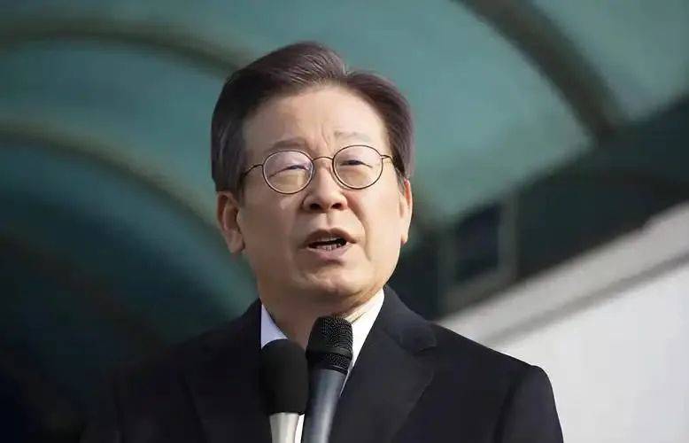 皇冠信用网出租足球
_选中国还是选美国？对中方阅兵邀请装聋作哑皇冠信用网出租足球
，李在明转头将连访两国，对外释放信息量大
