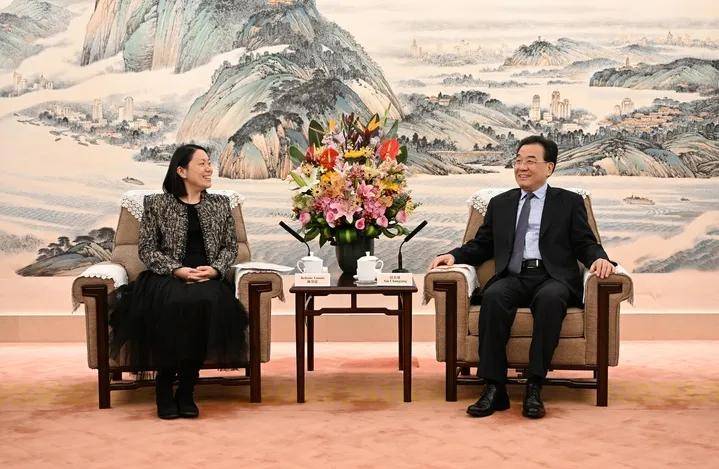 体育皇冠信用网_江苏省委书记会见的最年轻外资企业家二代体育皇冠信用网，什么来头？