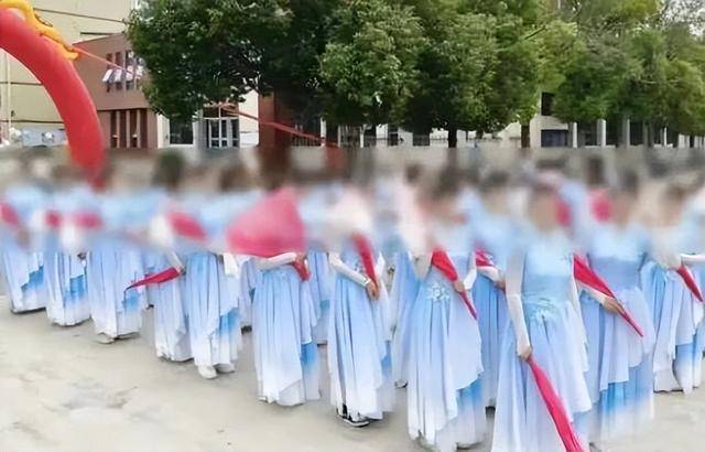 皇冠信用盘庄家
_又见学生网购演出服穿过后集体退货皇冠信用盘庄家
，当地教育局已介入