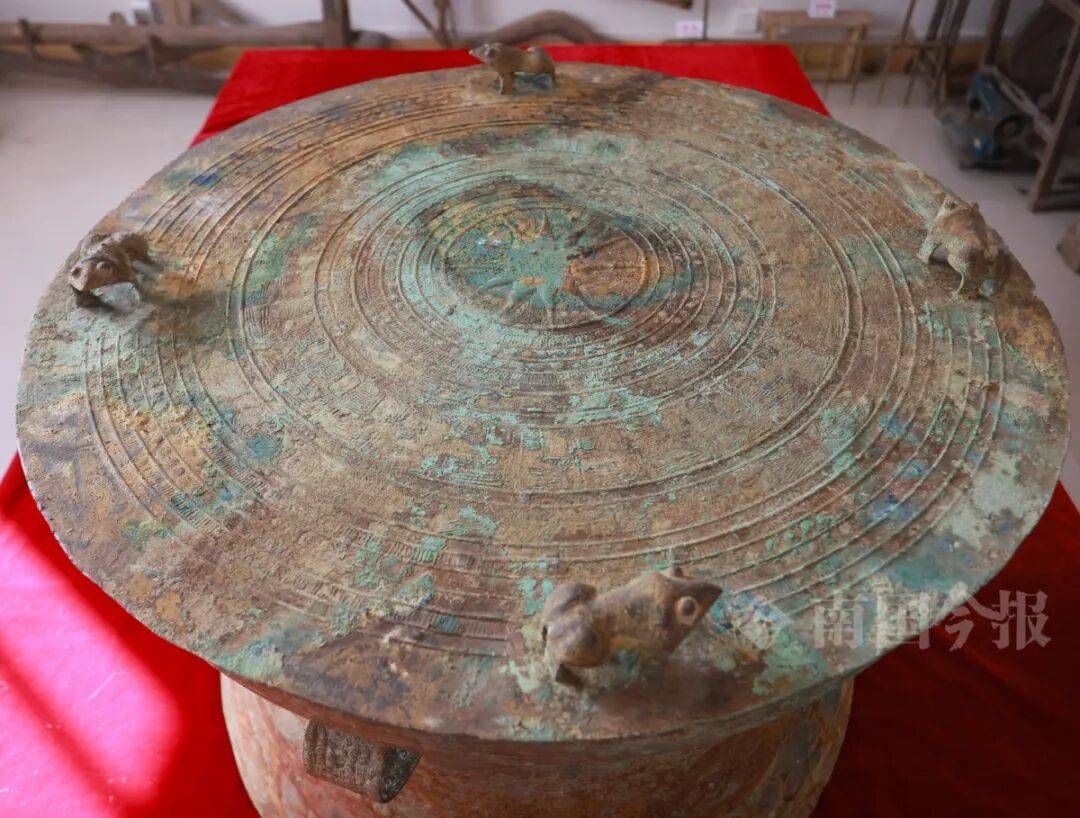 皇冠信用网登3代理
_柳州钓鱼阿叔竹林挖蚯蚓皇冠信用网登3代理
，竟挖出千年前的“大宝贝”！