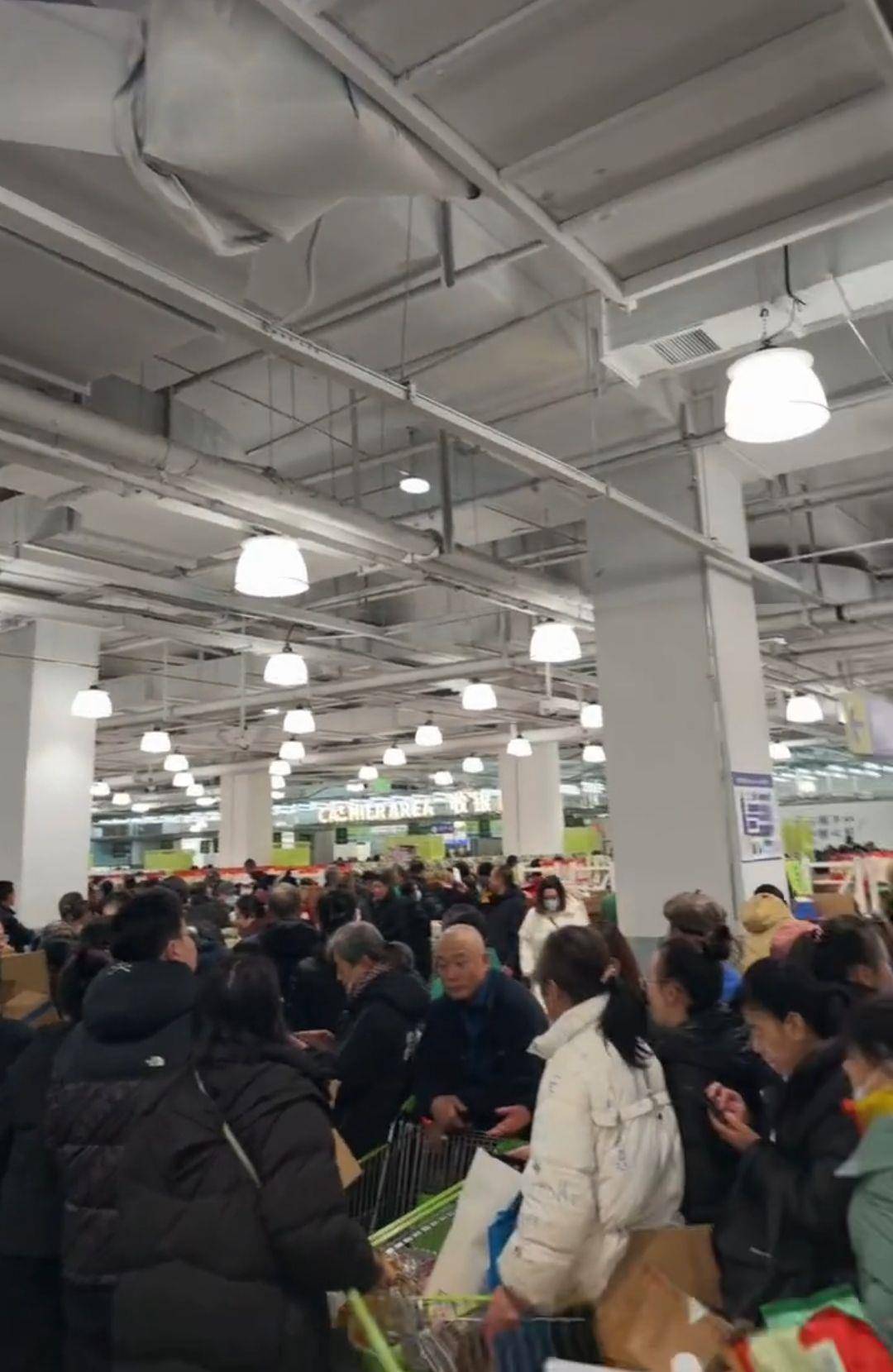 皇冠信用網会员开户申请
_山西零售龙头“美特好”多家门店闭店调改皇冠信用網会员开户申请
,部分门店出现货架大面积空置、购物限流、退卡时间长,相关部门已与企业对接,太原市消协:此次是调改并非彻底停业