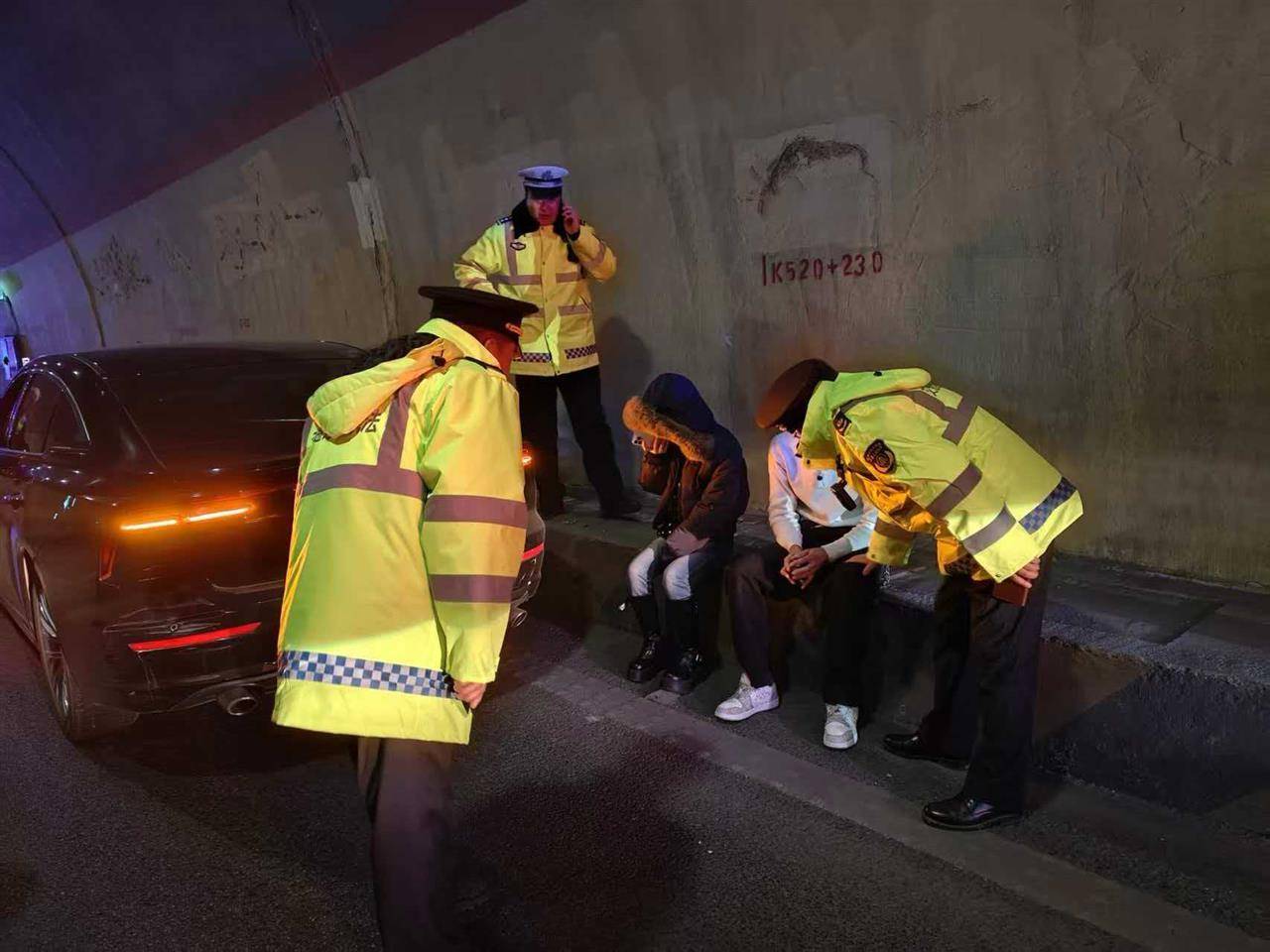 hga030皇冠手机登录_刹车失灵时速115狂奔490公里司机发声：4个半小时高度紧张hga030皇冠手机登录，害怕车多有急弯，油尽下车后浑身发抖无法说话