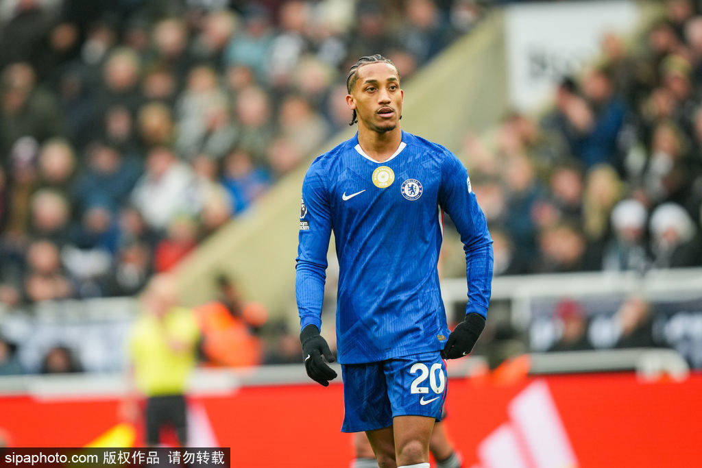 皇冠密码找回_观战台：曼联恶战纽卡+切尔西火拼维拉 曼城冲八连胜