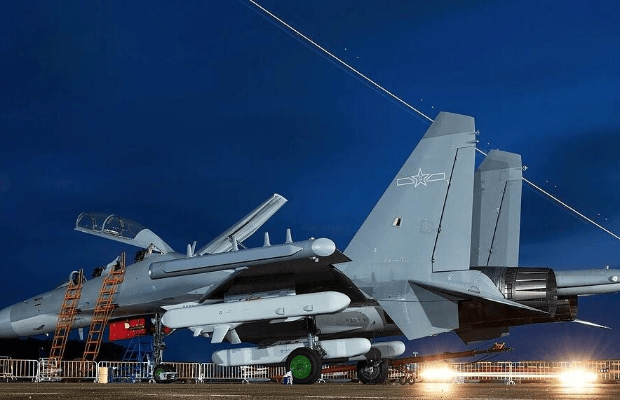 城之队vs皇家君主_对峙升级城之队vs皇家君主，台军公布F16V“锁定”歼16画面，距开火只剩一个按钮？