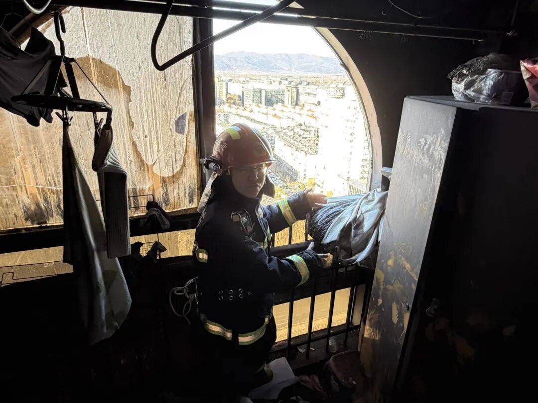 波兰丙组联赛_北京一小区21层发生火灾！同一户内相邻房间波兰丙组联赛，有人昏迷有人毫发无伤