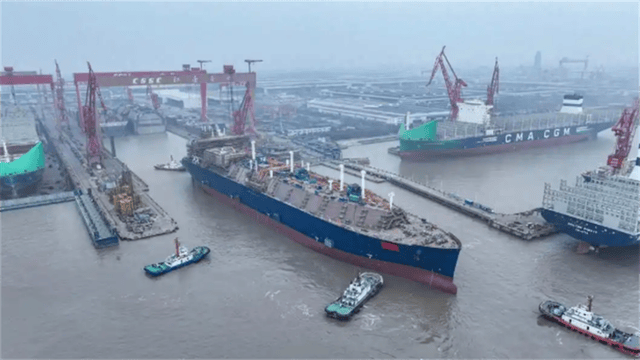 切尔西vs水晶宫_比福建舰还大！4艘万吨巨船同时出坞切尔西vs水晶宫，美这才明白，输给中国了