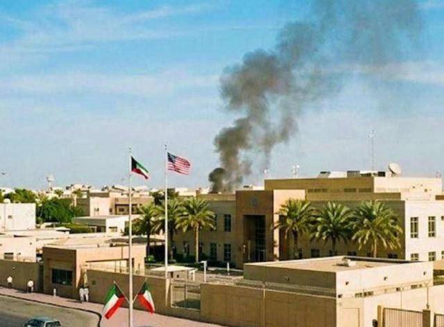 怎么申请皇冠信用网_特朗普天塌了怎么申请皇冠信用网，伊朗导弹直接炸毁了3艘油轮，还轰塌美国大使馆