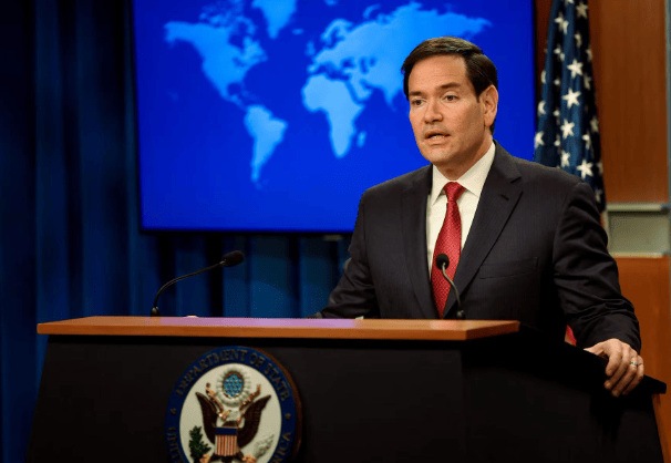 皇冠信用网会员开户_美下届总统已无悬念？对华态度更强硬皇冠信用网会员开户，万斯或决定“急流勇退”？