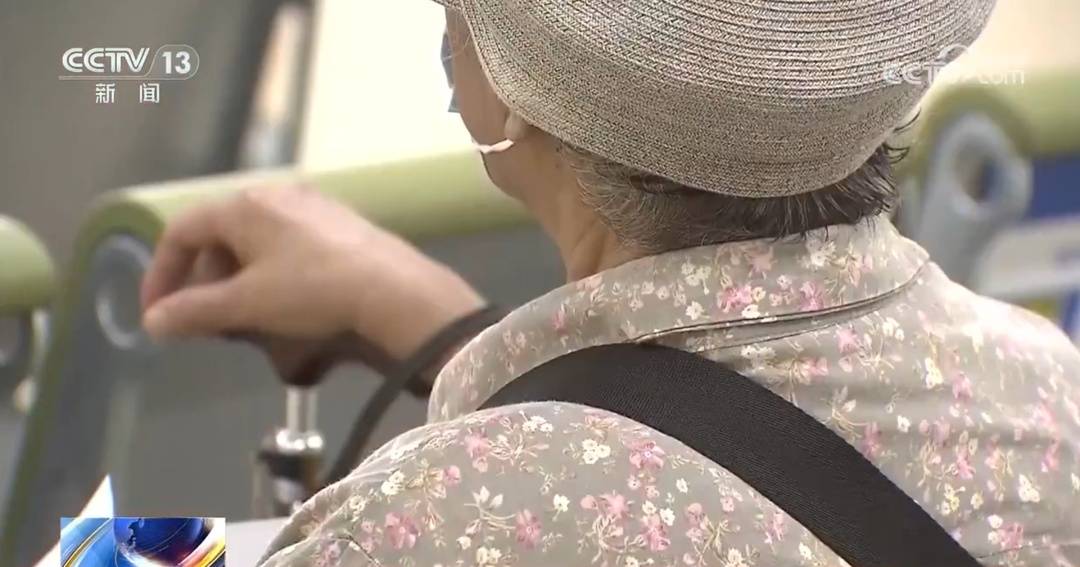 皇冠足球管理平台出租_全是演员!事发上海闹市区皇冠足球管理平台出租,网友怒了:无法无天,这是上海好嘛