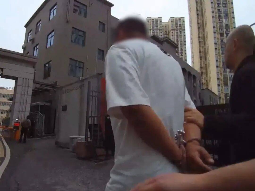 皇冠信用网出租足球_买了18部手机 部部开不了机皇冠信用网出租足球？只因他做了这件事……