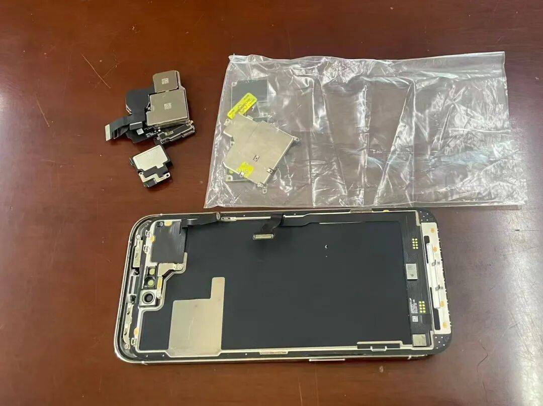 皇冠信用网出租足球_买了18部手机 部部开不了机皇冠信用网出租足球？只因他做了这件事……