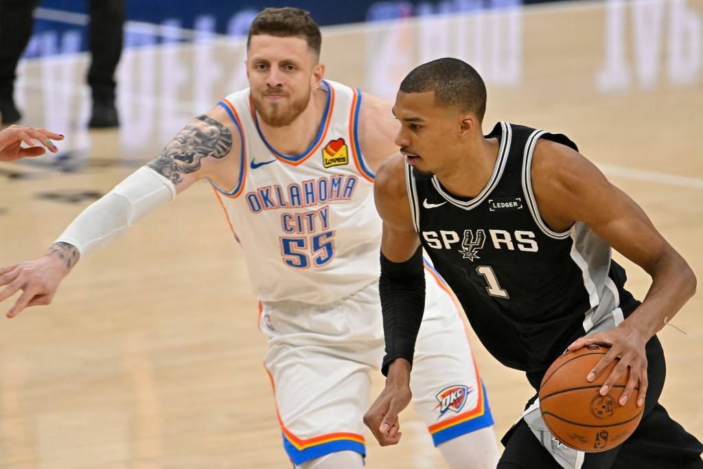 美国足球甲组联赛_NBA｜马刺再胜雷霆追平系列赛美国足球甲组联赛，一场定胜负的西决要来了