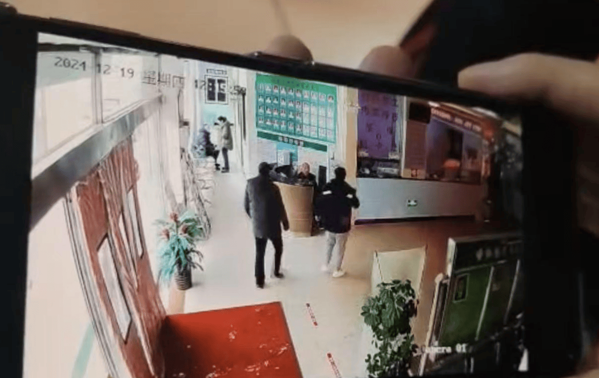 世界杯足球网址_男子胸痛就诊时离世世界杯足球网址，挂号13分钟医生出现 家属索赔卫健委调解未果 医院：有理去起诉
