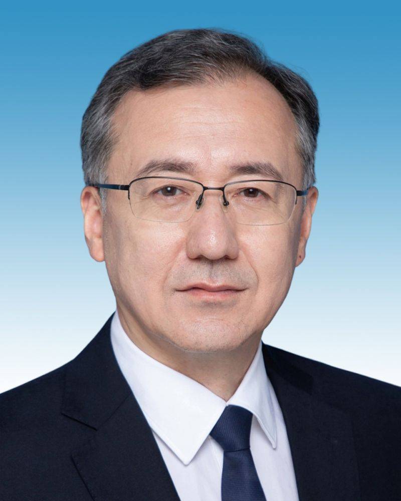 巴西乙组联赛_新一届新疆维吾尔自治区党委常委简历